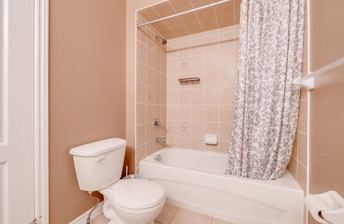 Halton Regional Municipality House | Peaceful Room - catchup on sleep & freshen up! Great location along 401 Highway
