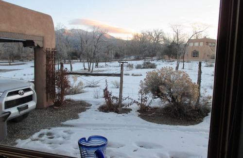 Taos House | Peaceful & Roomy - Very close walk (5 Blk) to Historic Plaza dining & shopping