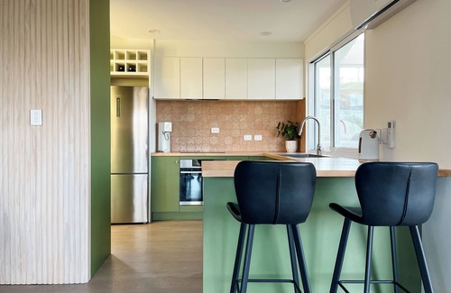 Mahurangi West House | Peaceful Rural 1-Bedroom Cottage with Ocean Views
