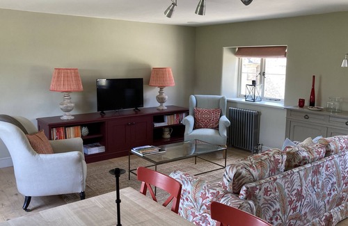 Bruton Cottage | Peaceful Rural Luxury Only 10 Minutes From the Restaurants of Bruton