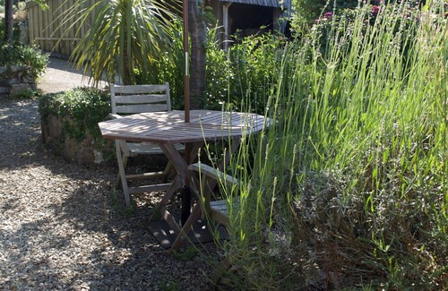 Penzance House | Peaceful rural retreat - w/Parking - close to Mousehole Beaches & Restaurants