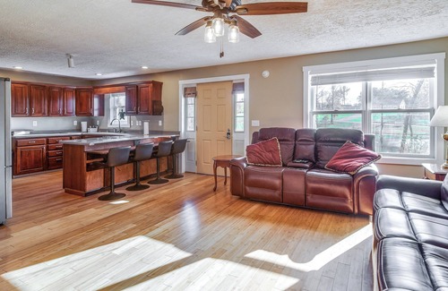 Russell Springs Cottage | Peaceful Russell Springs Home w/Fire Pit & Pond!