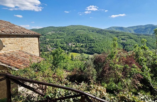 San Leo Bastia House | Peaceful rustic house with stunning views, garden and pergola.