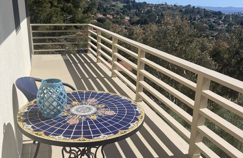 Palos Verdes Estates House | Peaceful Sunny Southern California Getaway in beautiful Palos Verdes.