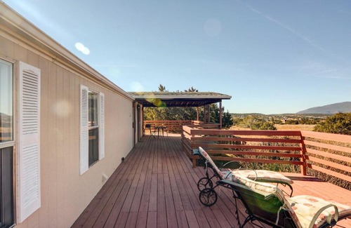 Sandia Park House | Peaceful Sandia Park Retreat with Deck and Views!