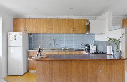 Middleton Cabin | Peaceful Seaside Cottage - 15b Encounter Crescent,