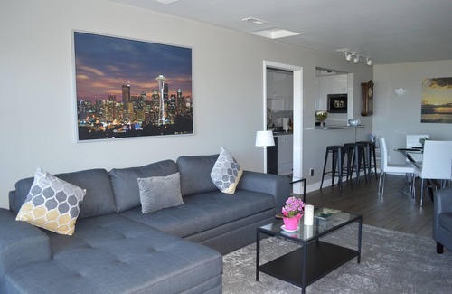 Rollingbay Apartment | Peaceful Seattle Luxury Estate Romantic Seaview Guesthouse