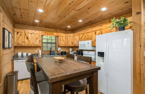 Blue Ridge Cabin | Peaceful Secluded Cabin, Aska