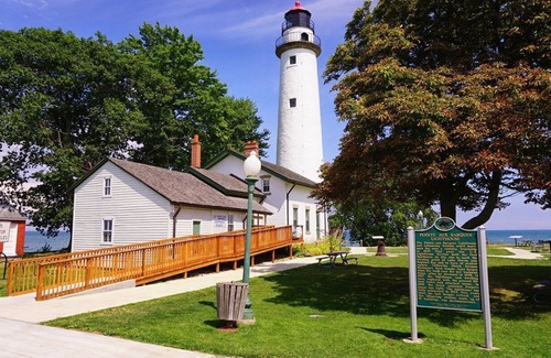 Port Hope House | Peaceful, Secluded get away, comes with Port Hope boat slip