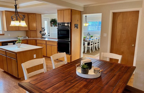 Bonners Ferry House | Peaceful Secluded Farmhouse - 10 minutes from Bonner's Ferry