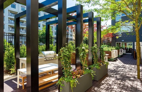 Manayunk House | Peaceful, Secluded & Relaxing Townhouse