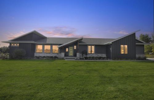 Hamburg House | Peaceful Secluded Wausau Retreat home