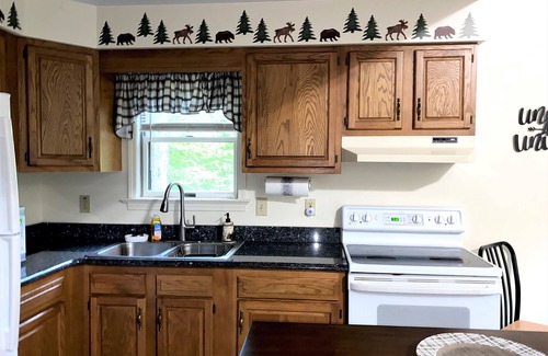 Dushore Cabin | Peaceful & Serene 🦌 Cozy Hillside Cabin ☀️ Koi Pond 🐸 Pet Friendly 🐕