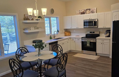 Pahrump House | Peaceful Serene Desert Retreat 3-Bedroom, 2-bath in Pahrump, NV with amenities