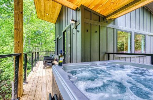 Townsend House | Peaceful Smoky Treehouse| Hot Tub Hammock Deck