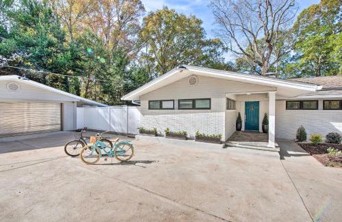 Smyrna House | Peaceful Smyrna Home with Wood-Burning Fire Pit