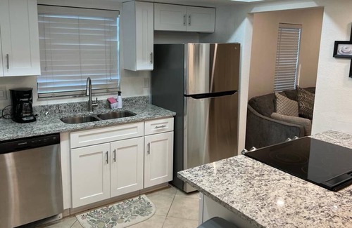 Sun 'N Lake Villa | Peaceful South Florida Village New Years Special
