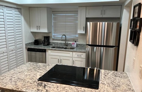 Sun 'N Lake Villa | Peaceful South Florida Village New Years Special