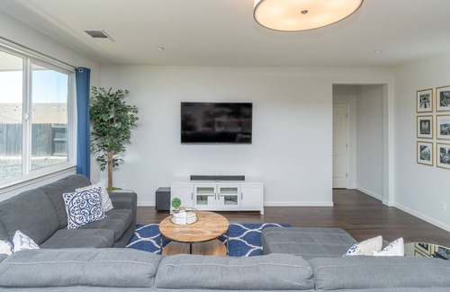 Rancho Cordova House | Peaceful & Spacious home complete with Garage
