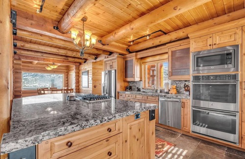 Timber Lakes Cabin | Peaceful, spacious log cabin in beautiful Heber, UT