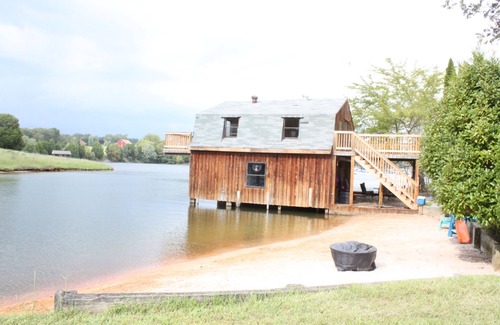 Glenora House | Peaceful, spacious waterfront oasis with 250ft waterfront & private beach, dock