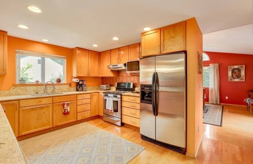 Kenmore House | Peaceful Spanish villa with hot tub.