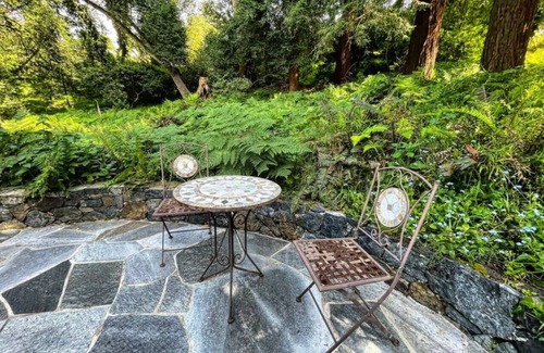 Inverness House | Peaceful Stay w/Mountain Views + Walk to Trails