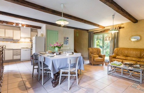 Saffre Cottage | Peaceful Stone Cottage with Garden, Near Lakes & Nantes