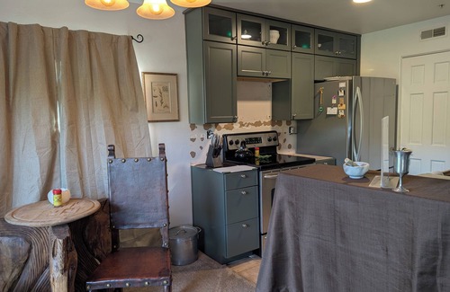 Mountain Village Condo | Peaceful Sunny 2Bed/2Bath Condo,Ski Out/Ski In Parking, Pets.