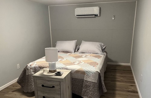 Emden House | Peaceful surroundings in rural destination. Located in Shelbina with lake/golf
