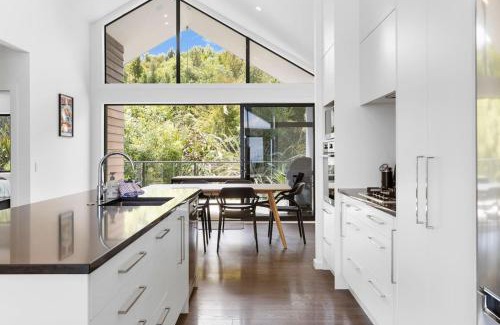 Nukuhau House | Peaceful Taupo Escape With King Suite and Comfort
