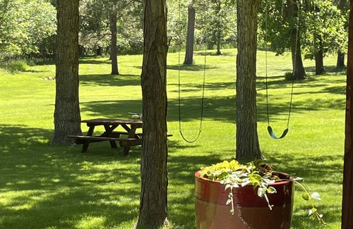 Spearfish House | Peaceful Timbered Secluded 2 bedroom1 bath 2mi to downtown Spearfish