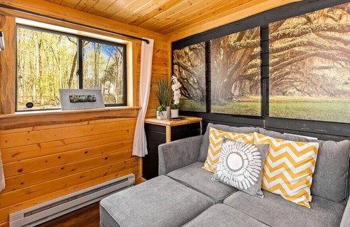 Macon House | Peaceful Tiny home on 4 acres, hot tub, & fire pit