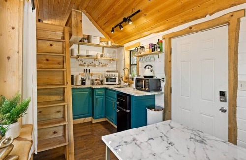 Macon House | Peaceful Tiny home on 4 acres, hot tub, & fire pit