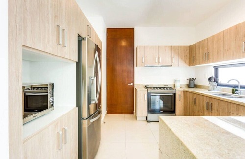 Playa del Carmen House | Peaceful Townhome, Pool, Gym & Paddle Court