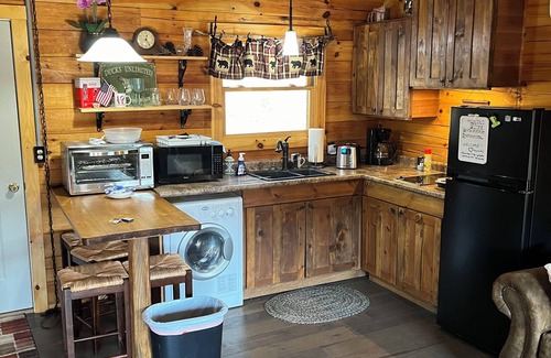 Smith Cabin | Peaceful tranquility from a river view cabin