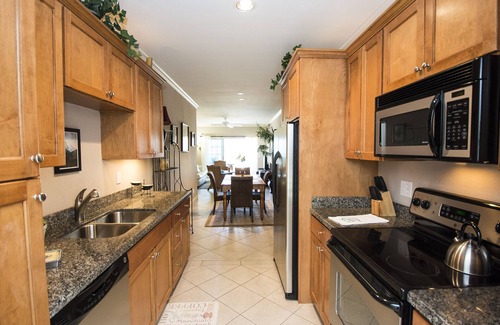 Galveston Condo | Peaceful, Tropical Beach Condo on Seawall Blvd, Galveston, Tx.