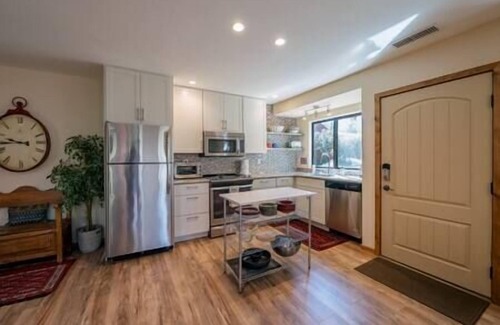 West Sedona House | Peaceful Upscale Private CASITA walk to Trails