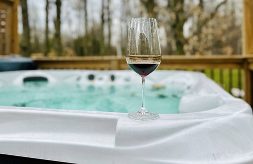 Tay Cottage | Peaceful Vacation Home With Hot Tub