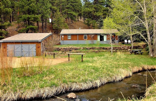 Westcreek Cabin | "Peaceful Valley Homestead" Hobby Farm & Mountain Paradise NEW HOT TUB!n