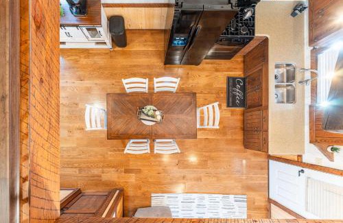 Sugarcreek House | Peaceful Valley Retreat