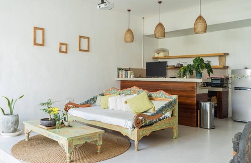 Batu Bolong Villa | Peaceful Villa Near Yoga Studio
