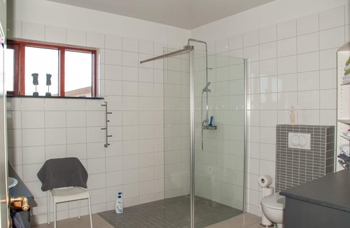 Vogar House | Peaceful Villa with hot tub, near The Blue Lagoon And Airport
