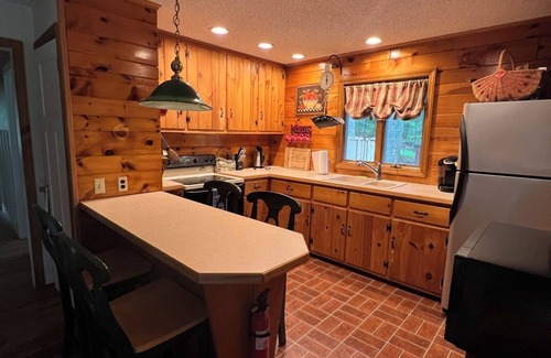 Lakeville House | Peaceful Wallenpaupack Getaway - Walk to Lake - Firepit- Wifi