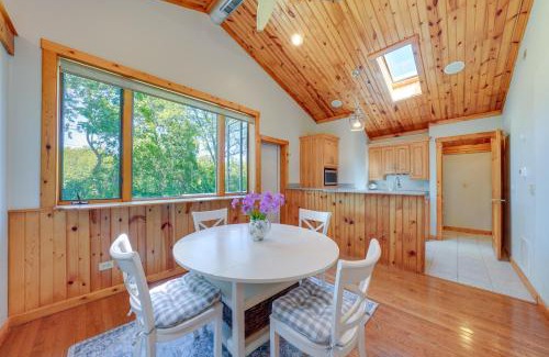 Warrenville House | Peaceful Warrenville Home 1 Mi to Herrick Lake!