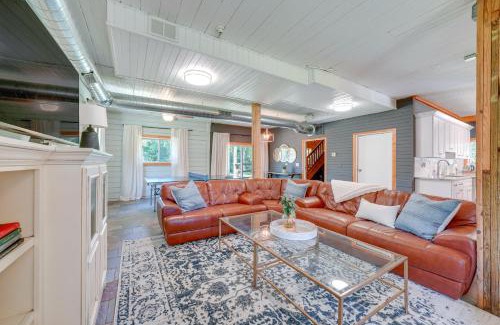 Warrenville House | Peaceful Warrenville Home 1 Mi to Herrick Lake!