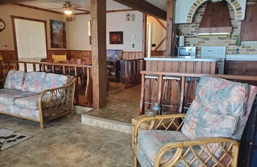 Algoma District Cottage | Peaceful Waterfront Cottage - minutes to beach