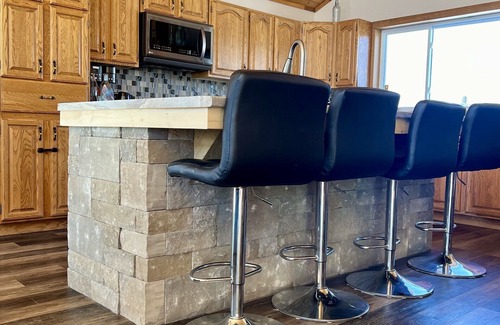 Weslemkoon Cottage | Peaceful Waterfront Lake House on Weslemkoon Lake