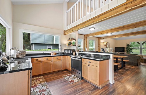 Baytown House | Peaceful Waterfront Property with Outdoor Space