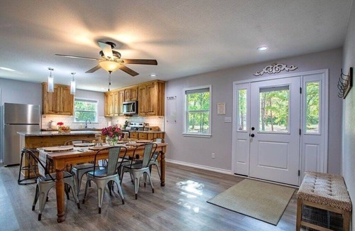 Wood County Cottage | Peaceful well appointed large two bedroom country cottage
